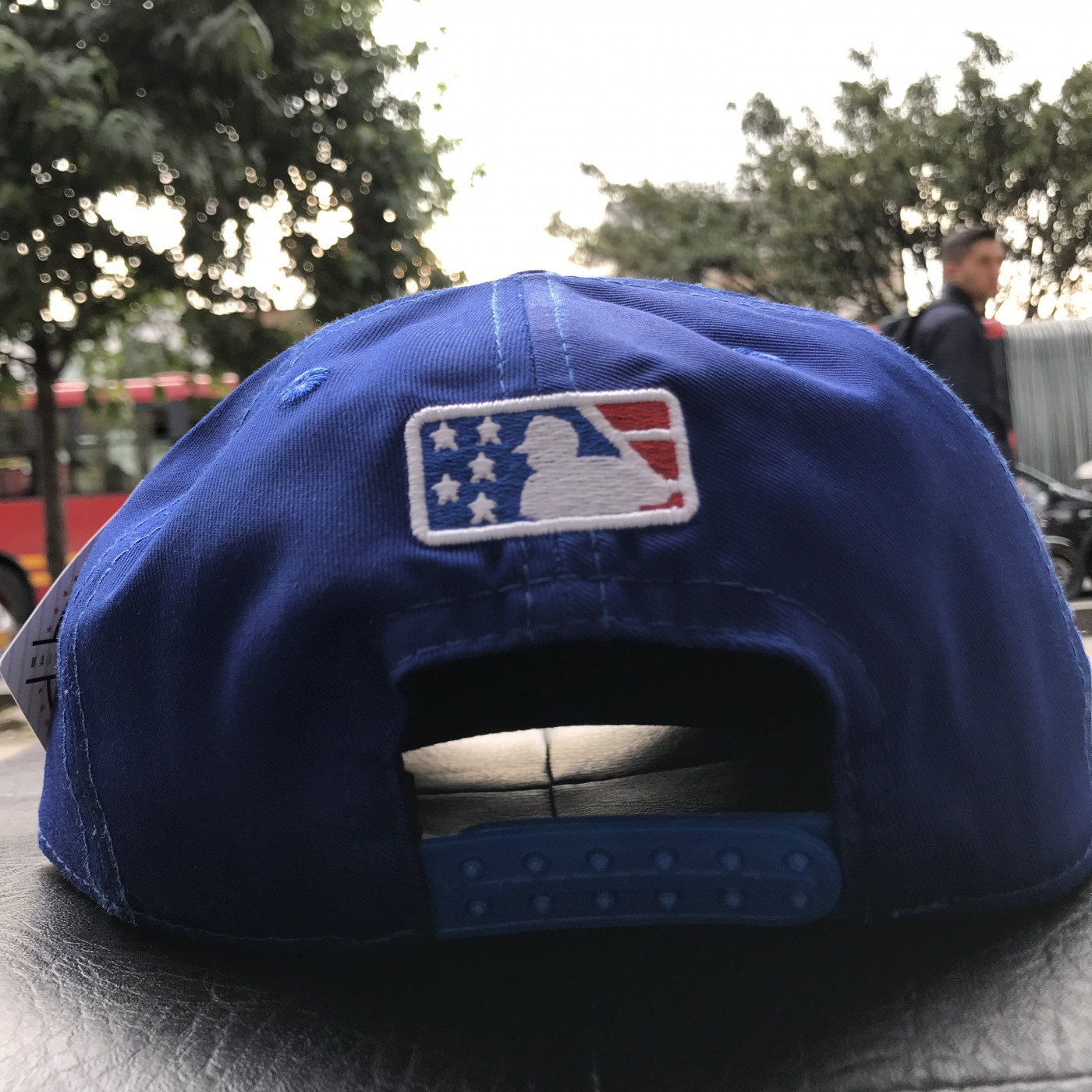 WWW.BAULITO.CO, GORRA PLANA BOSTON REDSOX COLOR AZUL